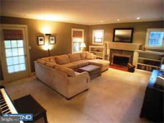 124 East Waverly Road Glenside, PA 19038 - Photo 3 of 12 Living Room