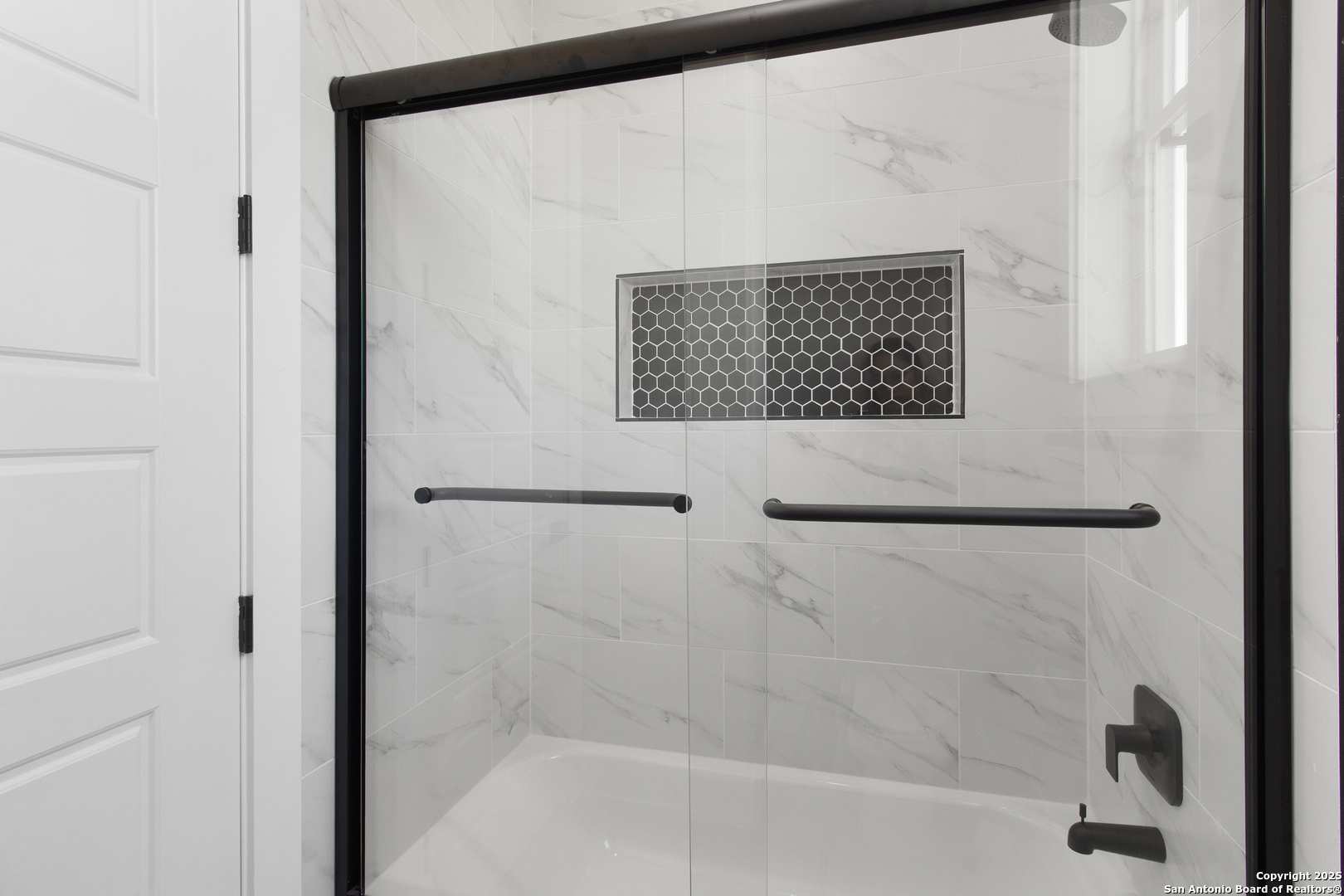 116 Western Way Adkins, TX 78101 - Photo 38 of 50 a bathroom with a shower