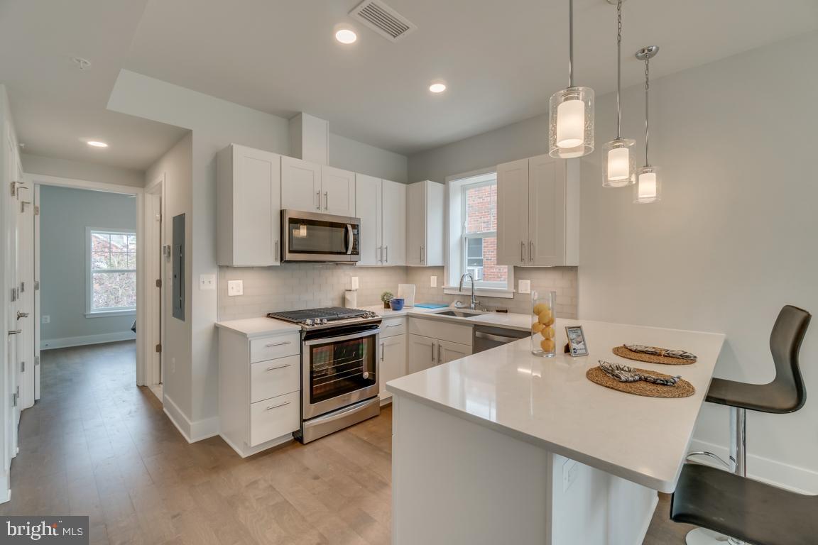 2205 40th Place Northwest, Unit 6 Washington, DC 20007 - Photo 4 of 22 Kitchen
