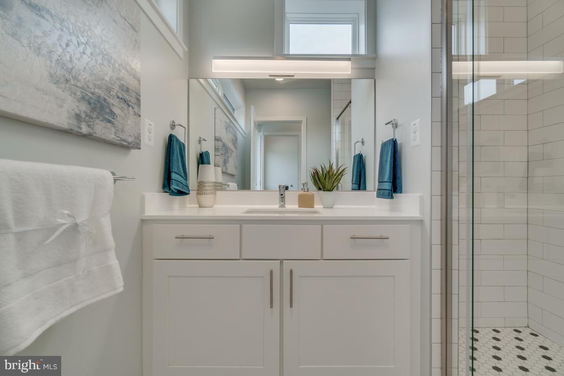 2205 40th Place Northwest, Unit 6 Washington, DC 20007 - Photo 10 of 22 Bathroom 2