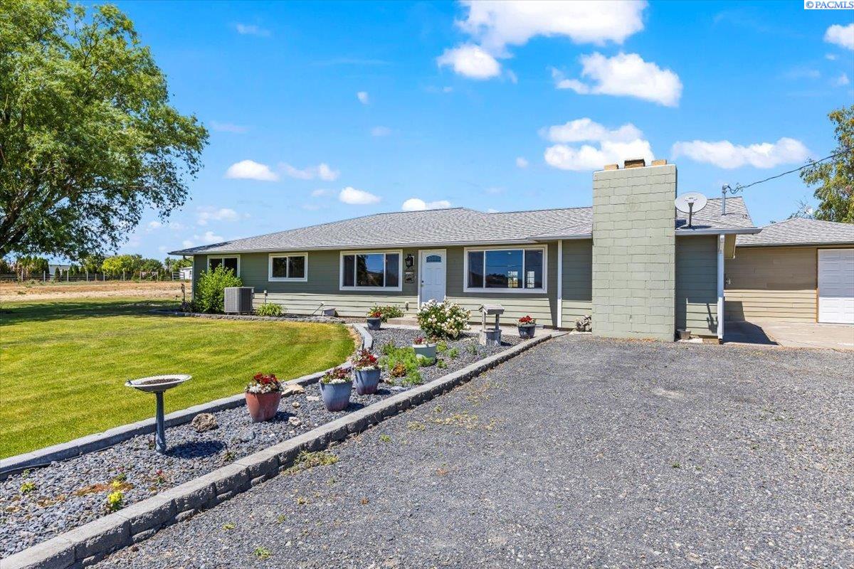 1281 Gibson Road Selah, WA 98942 - Photo 2 of 39 Gallery Image 2