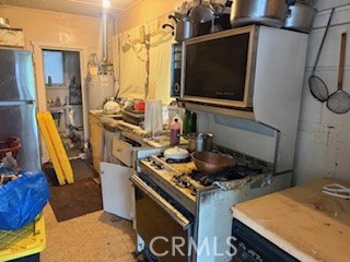 11716 Hemlock Street El Monte, CA 91732 - Photo 16 of 19 Kitchen