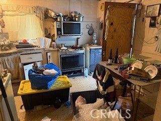 11716 Hemlock Street El Monte, CA 91732 - Photo 18 of 19 Kitchen