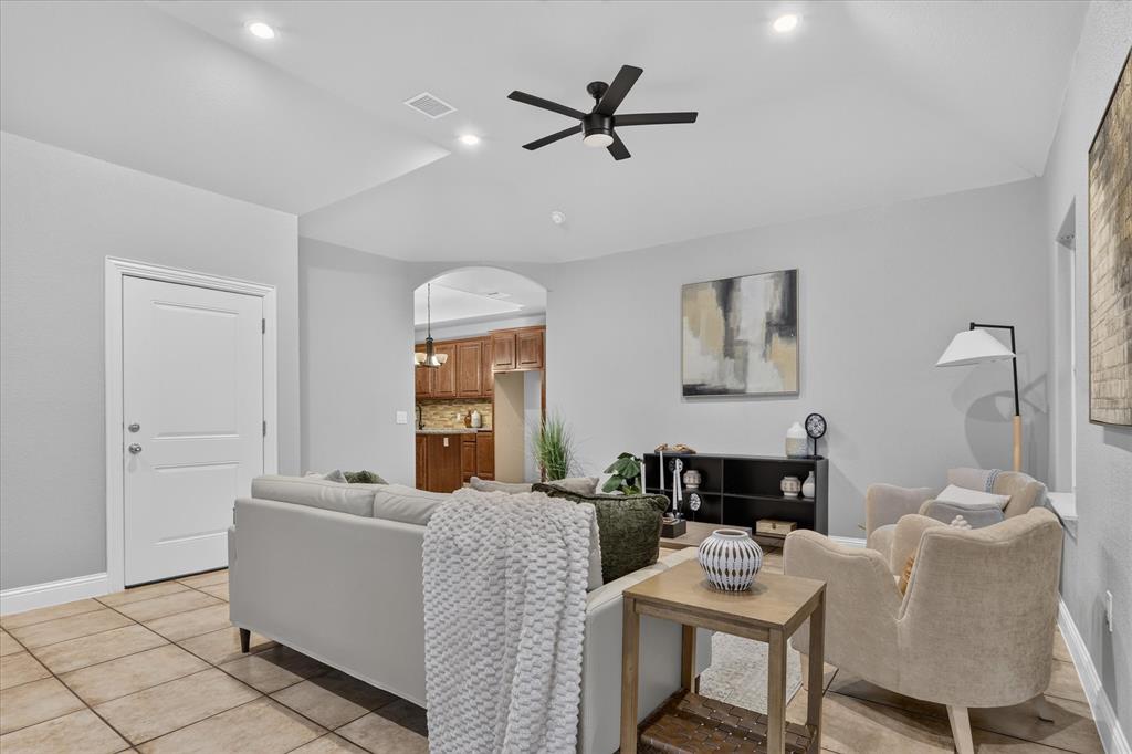 2505 Edd Road Dallas, TX 75253 - Photo 9 of 40 Gallery Image 9