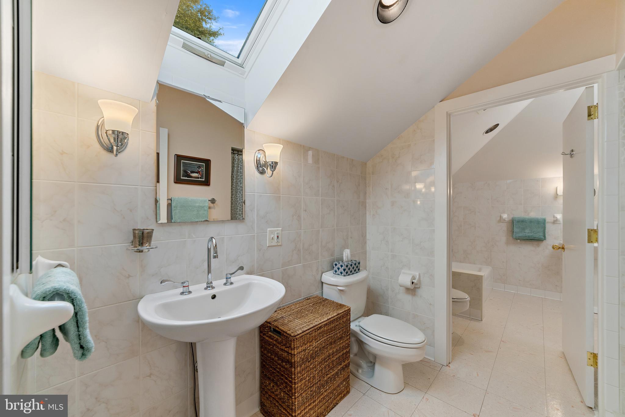 6672 John Barton Payne Road Marshall, VA 20115 - Photo 23 of 51 His and hers baths