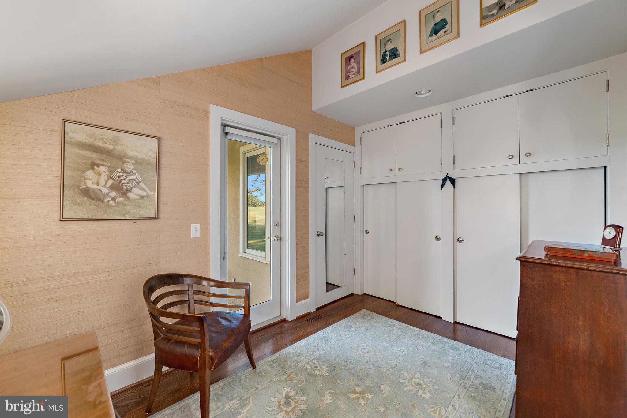 6672 John Barton Payne Road Marshall, VA 20115 - Photo 24 of 51 Her dressing room