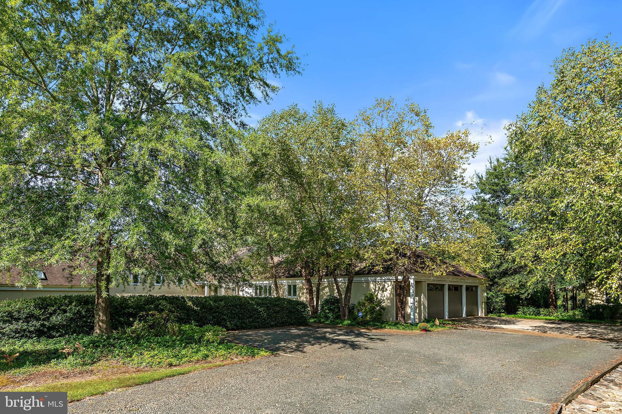 6672 John Barton Payne Road Marshall, VA 20115 - Photo 35 of 51 3 car garage with shop area