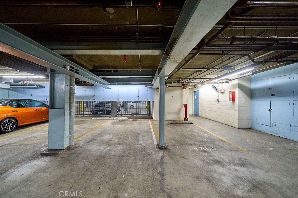 720 West 4th Street, Unit 305 Long Beach, CA 90802 - Photo 38 of 52 a view of parking garage