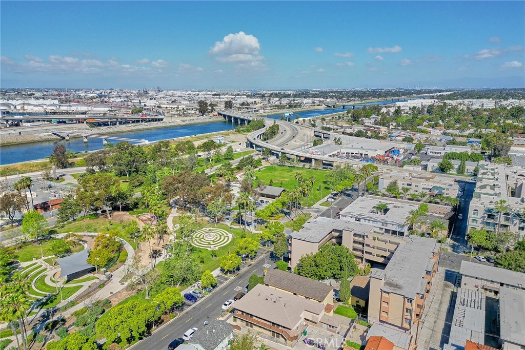 720 West 4th Street, Unit 305 Long Beach, CA 90802 - Photo 46 of 52 an aerial view of a city