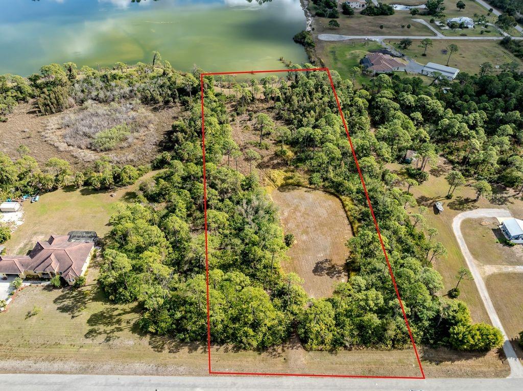 9008 Falcon Court Venice, FL 34293 - Photo 4 of 26