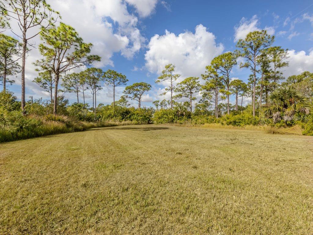 9008 Falcon Court Venice, FL 34293 - Photo 8 of 26 a view of an ocean