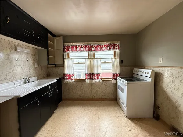 $1,050 | 733 Lasalle Avenue, Buffalo, NY 14215