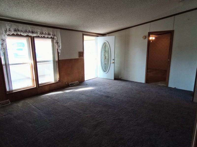 1433 Fairfield Way Gladwin, MI 48624 - Photo 4 of 33