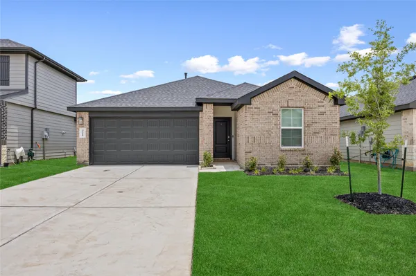 a front view of house with yard