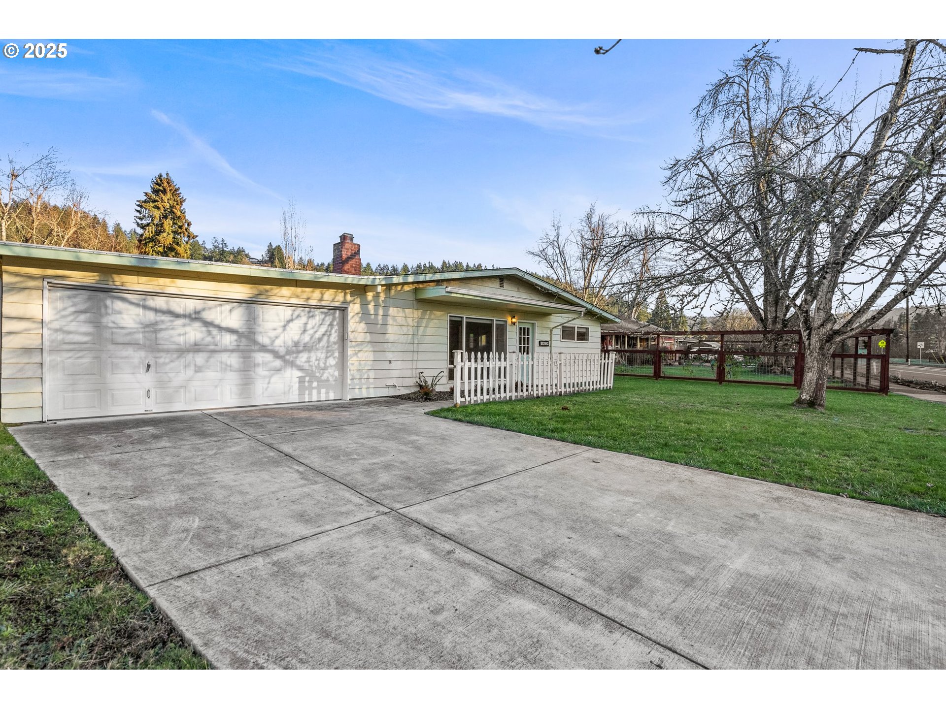 3875 East Amazon Drive Eugene, OR 97405 - Photo 2 of 33 a view of house with yard