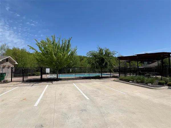 a view of a tennis court