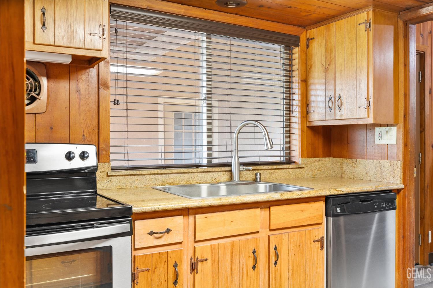 Undisclosed Address Tehachapi, CA 93561 - Photo 20 of 46