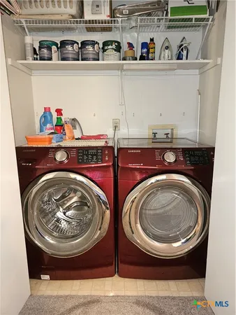 view of washer and dryer in a kitchen