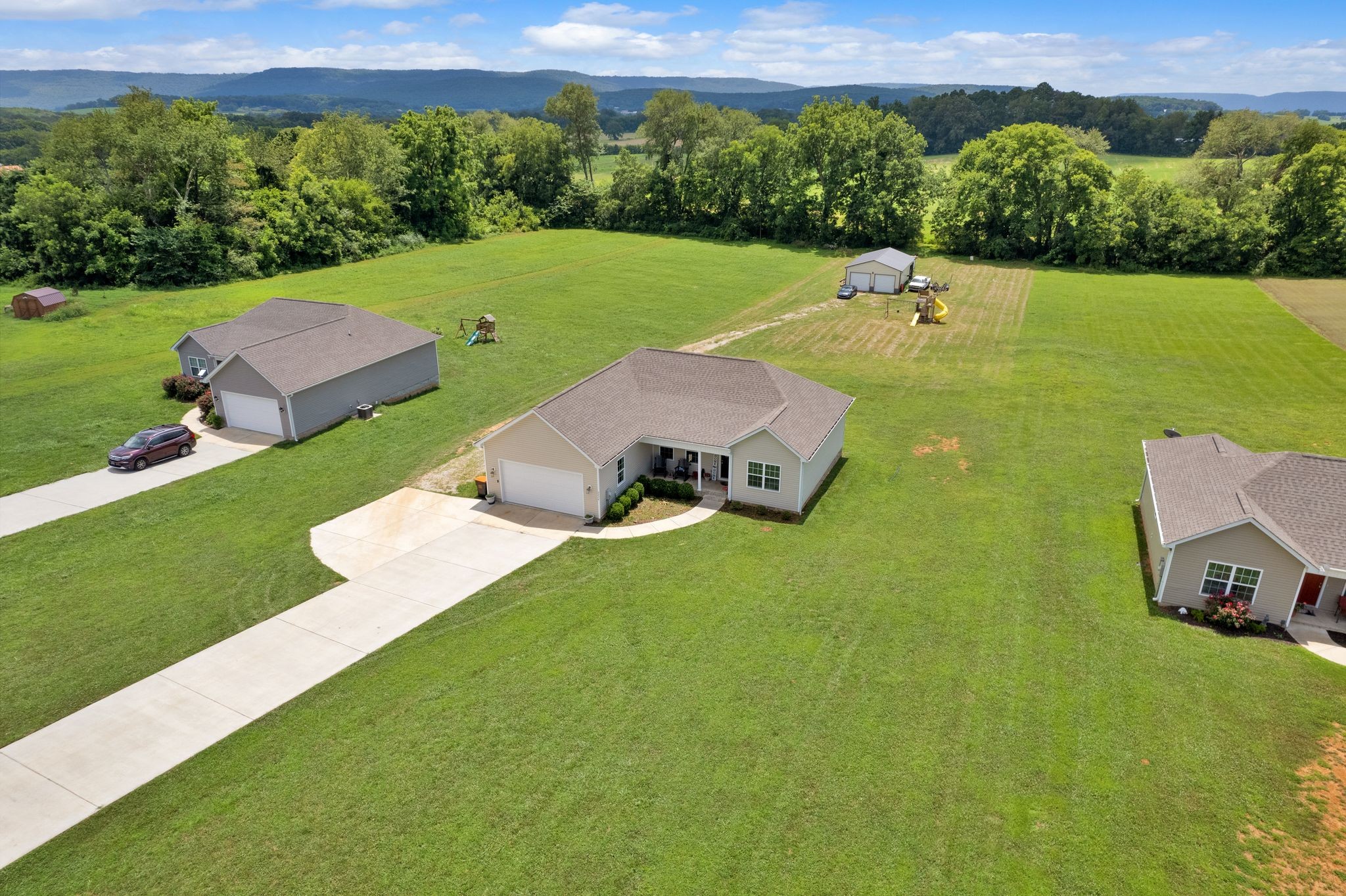 3232 Owl Hollow Road Belvidere, TN 37306 - Photo 2 of 43