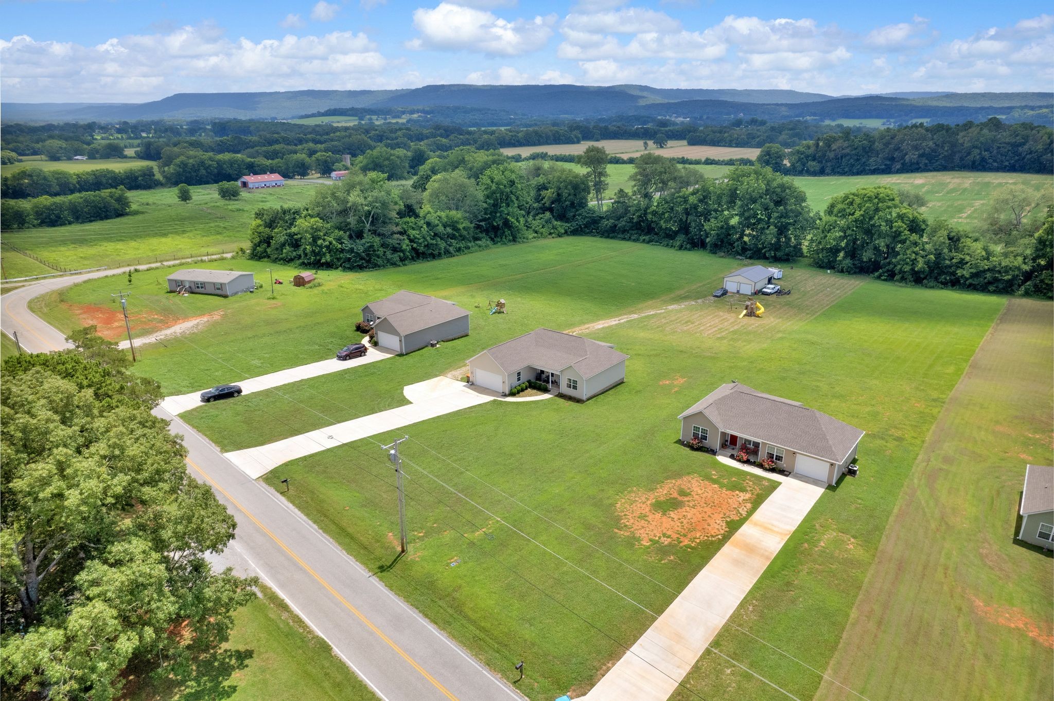3232 Owl Hollow Road Belvidere, TN 37306 - Photo 36 of 43 a view of a golf course with a yard