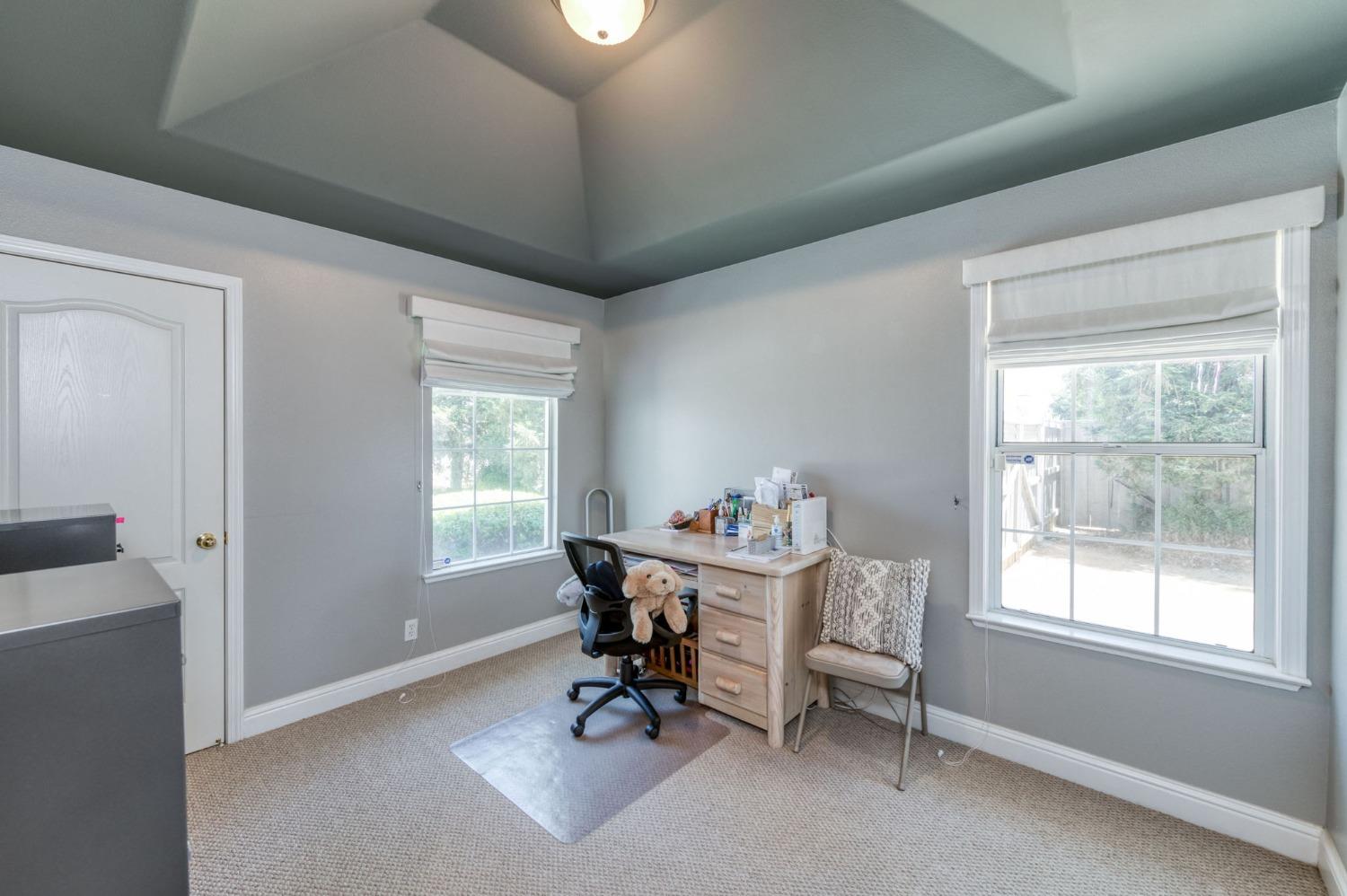 25106 Ave 18 Madera, CA 93638 - Photo 20 of 66 a workspace with a window