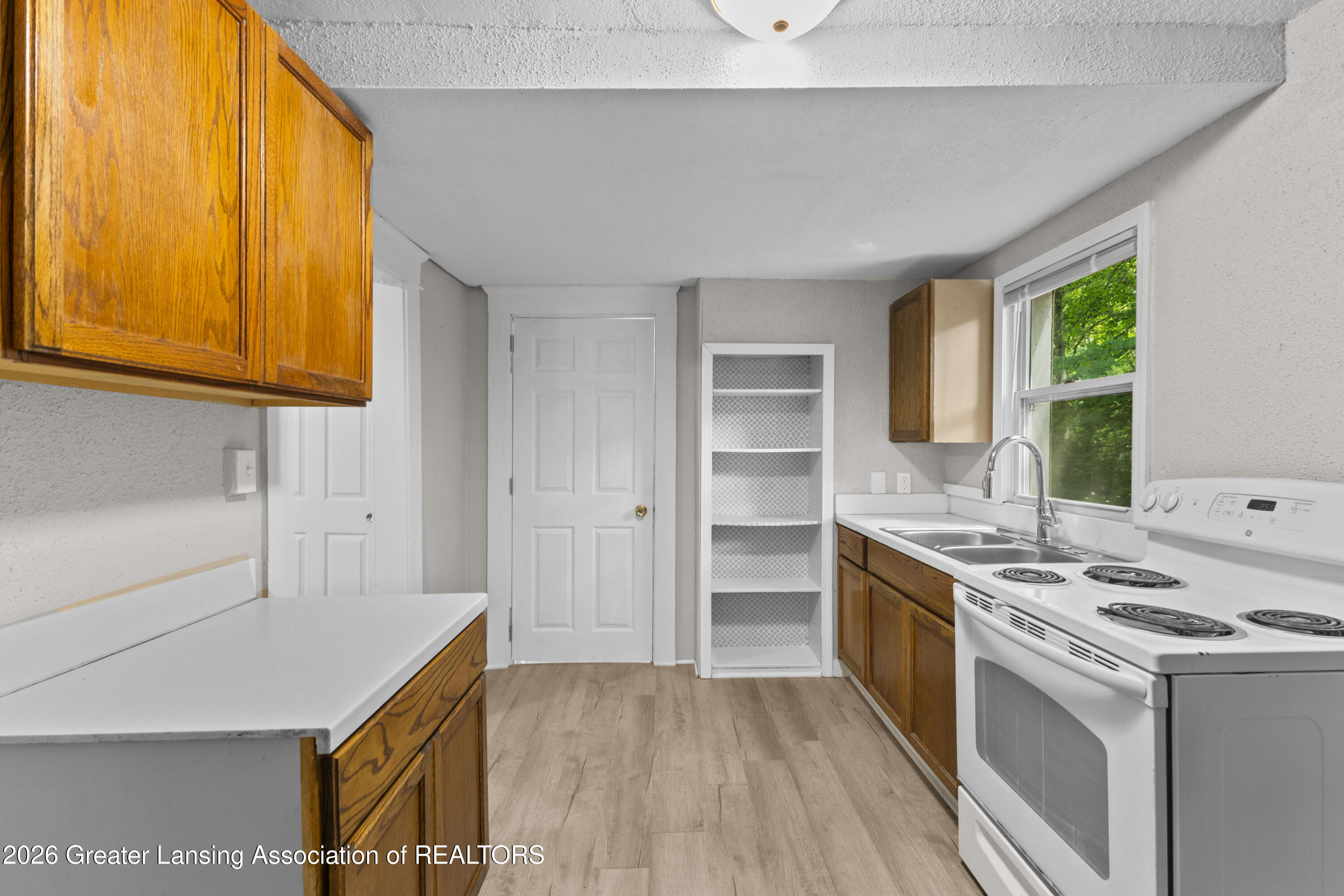 607 Shepard Street Lansing, MI 48912 - Photo 18 of 35 IMG_3127