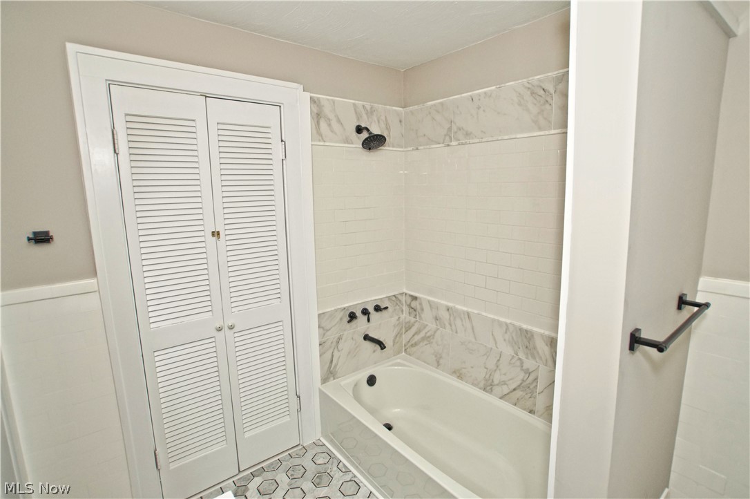 2924 Brighton Road Cleveland, OH 44120 - Photo 21 of 35 Gallery Image 21