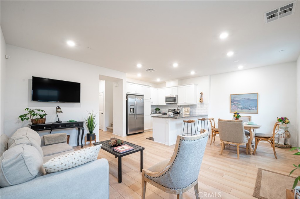 16502 Casa Grande Avenue, Unit 105 Fontana, CA 92336 - Photo 25 of 26 Entry