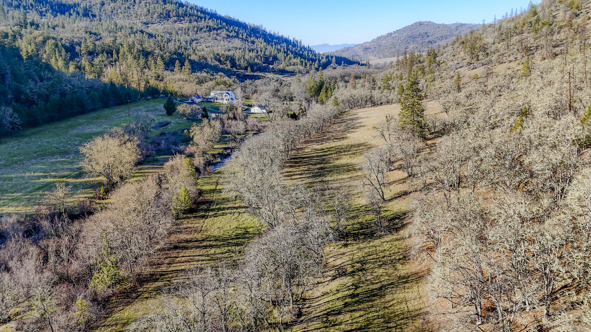 7555 East Antelope Road Eagle Point, OR 97524 - Photo 55 of 58 DJI_20260115144809_0012_D-HDR