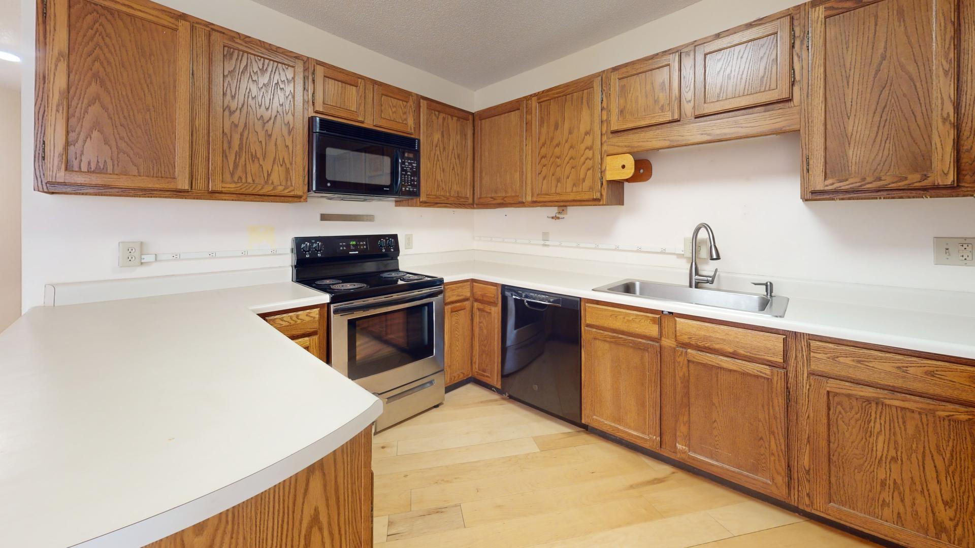 112 Franklin Street, Unit B3 Bangor, ME 04401 - Photo 11 of 86 112-Franklin-St-Unit-B3-Kitchen