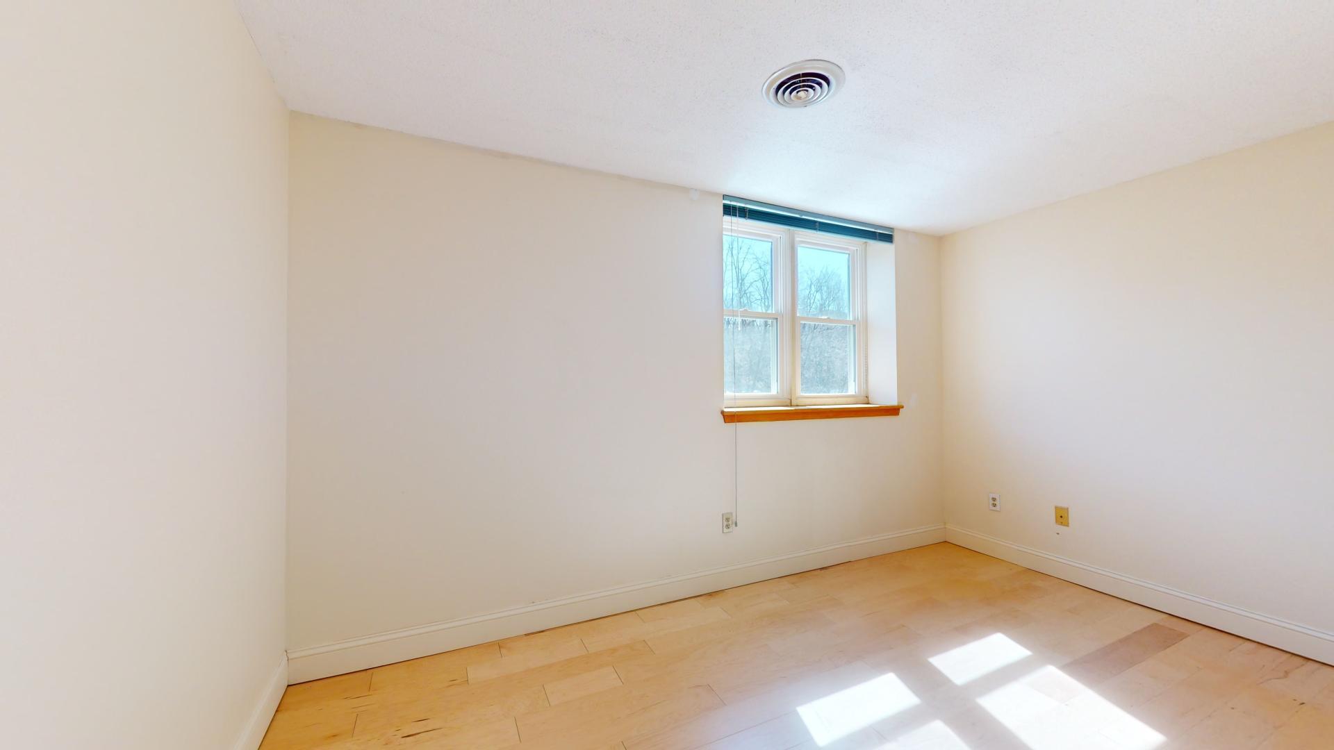 112 Franklin Street, Unit B3 Bangor, ME 04401 - Photo 34 of 86 112-Franklin-St-Unit-B3-04262024_125320