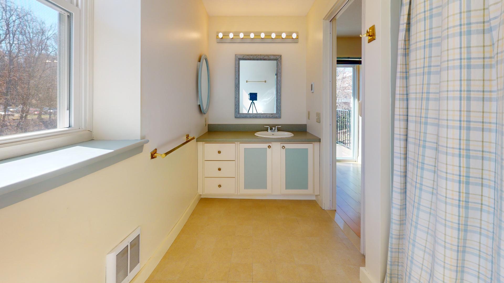 112 Franklin Street, Unit B3 Bangor, ME 04401 - Photo 45 of 86 112-Franklin-St-Unit-B3-Bathroom