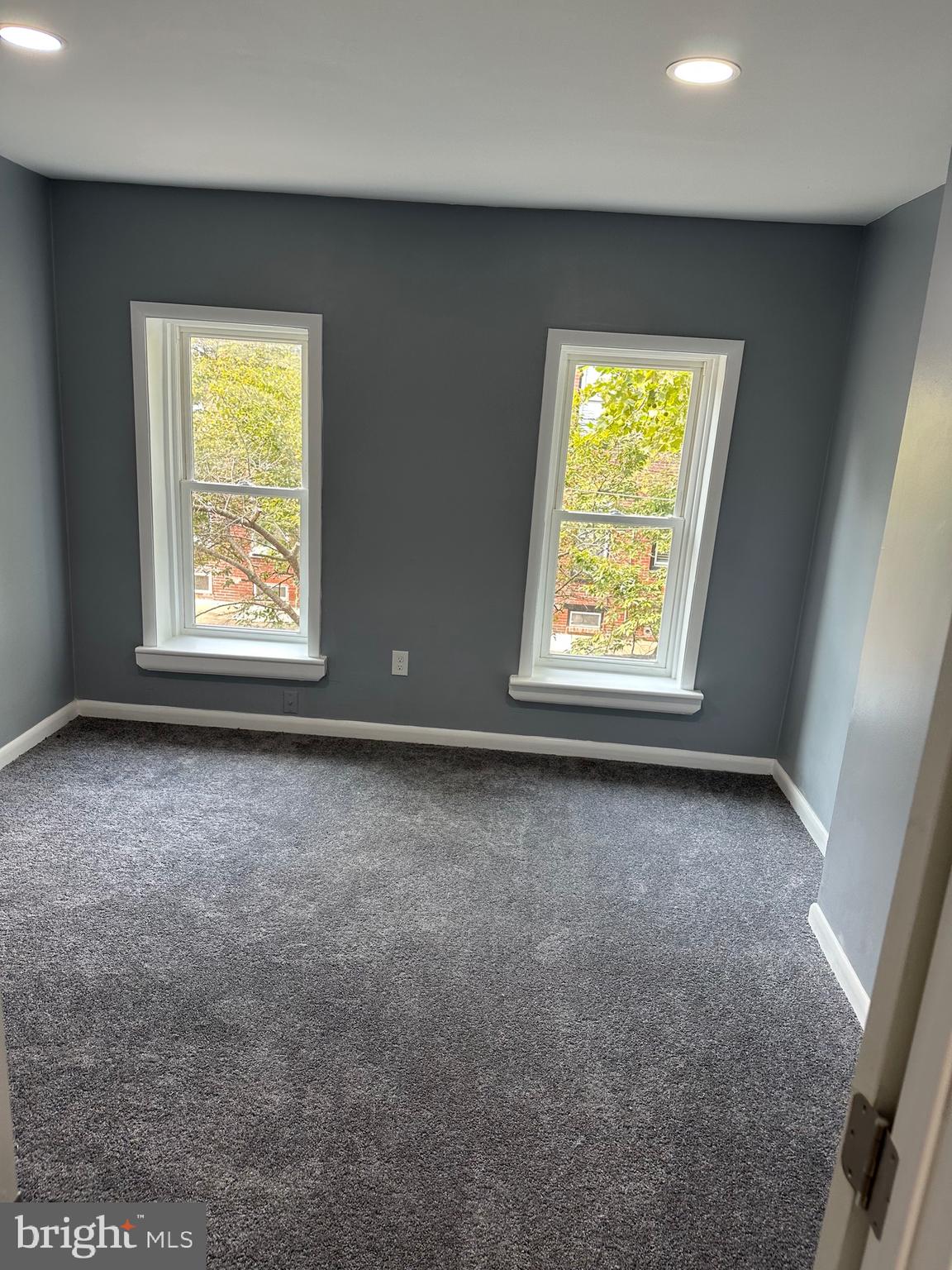 1002 North Pine Street Wilmington, DE 19801 - Photo 29 of 29 an empty room with windows