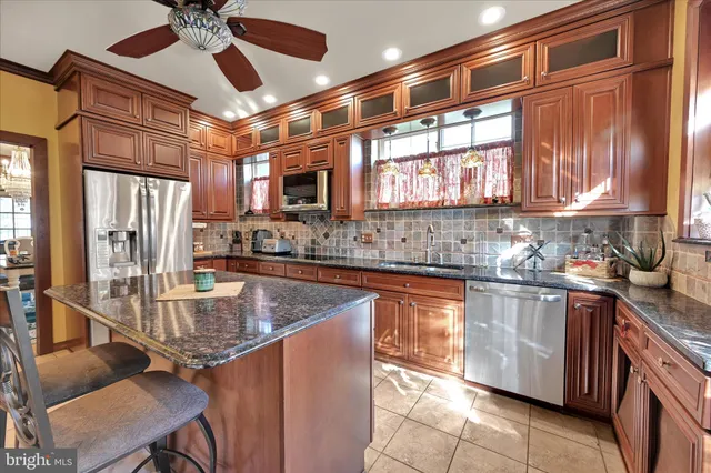 $419,900 | 518 East Broad Street, Tamaqua, PA 18252