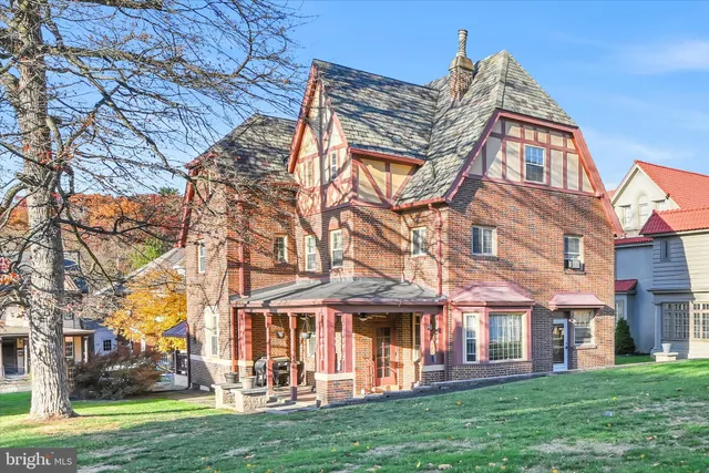 $419,900 | 518 East Broad Street, Tamaqua, PA 18252