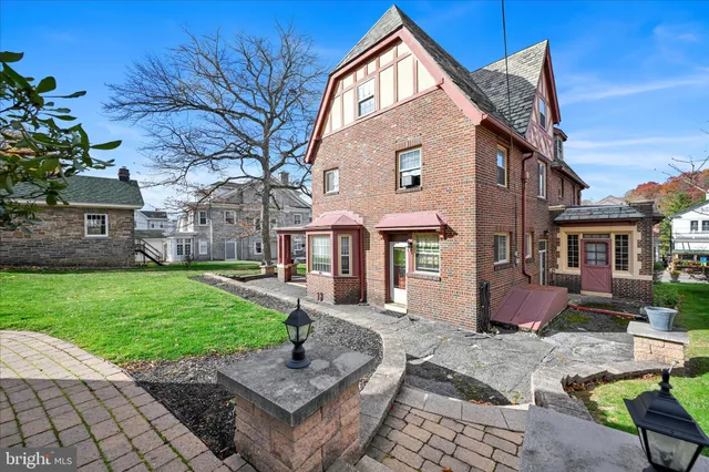 $419,900 | 518 East Broad Street, Tamaqua, PA 18252