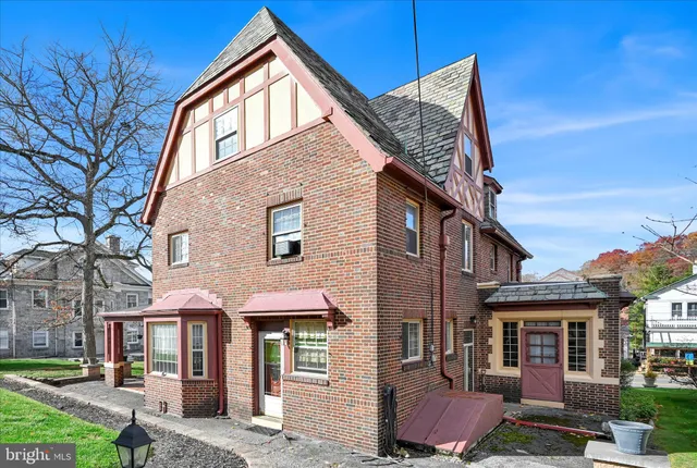 $419,900 | 518 East Broad Street, Tamaqua, PA 18252