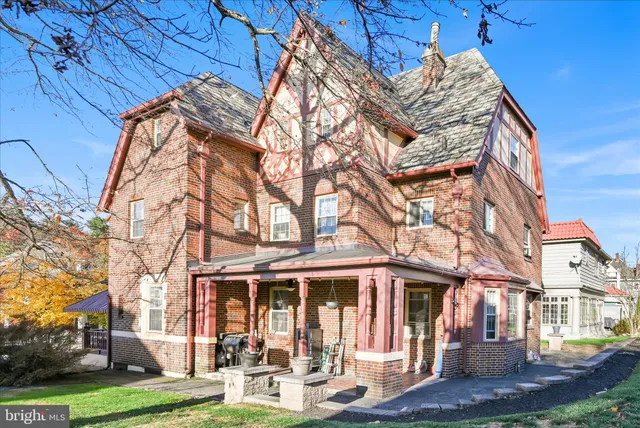 $419,900 | 518 East Broad Street, Tamaqua, PA 18252