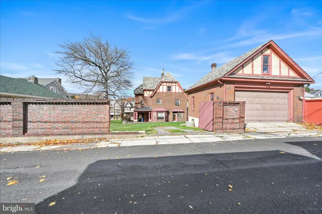 $419,900 | 518 East Broad Street, Tamaqua, PA 18252