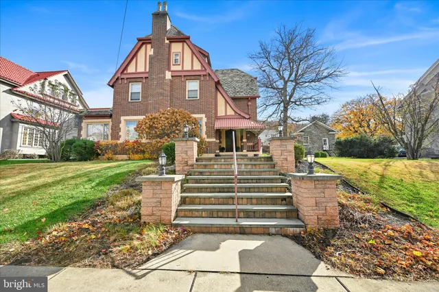 $419,900 | 518 East Broad Street, Tamaqua, PA 18252