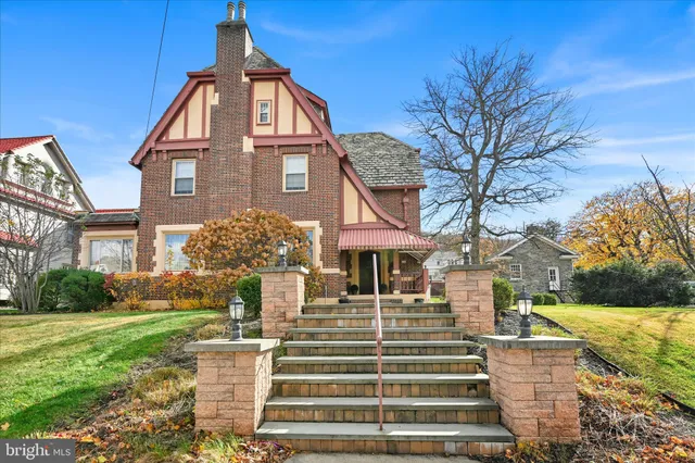 $419,900 | 518 East Broad Street, Tamaqua, PA 18252