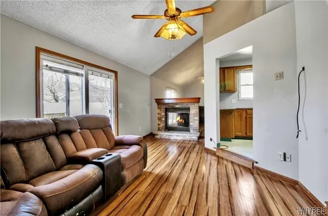 $2,500 | 228 Pine Street, Buffalo, NY 14204