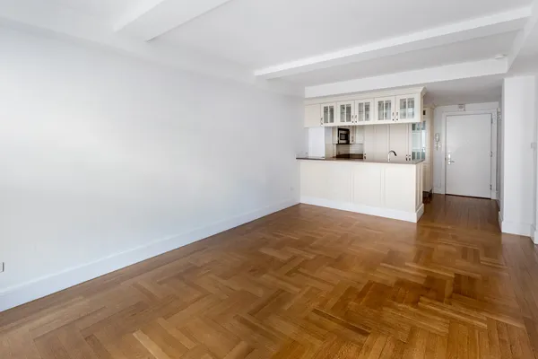 $6,300 | 27 West 72nd Street, Unit 411 | Upper West Side