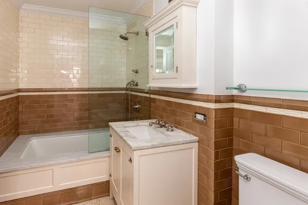 $6,300 | 27 West 72nd Street, Unit 411 | Upper West Side