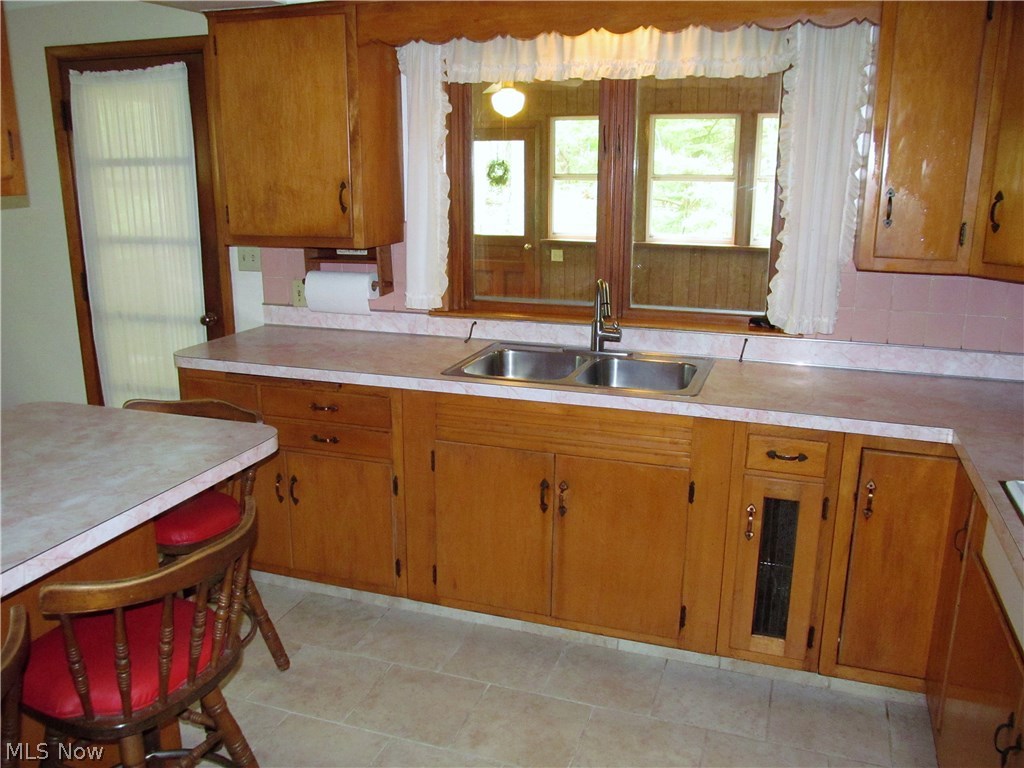 7690 Webster Road Middleburg Heights, OH 44130 - Photo 2 of 21