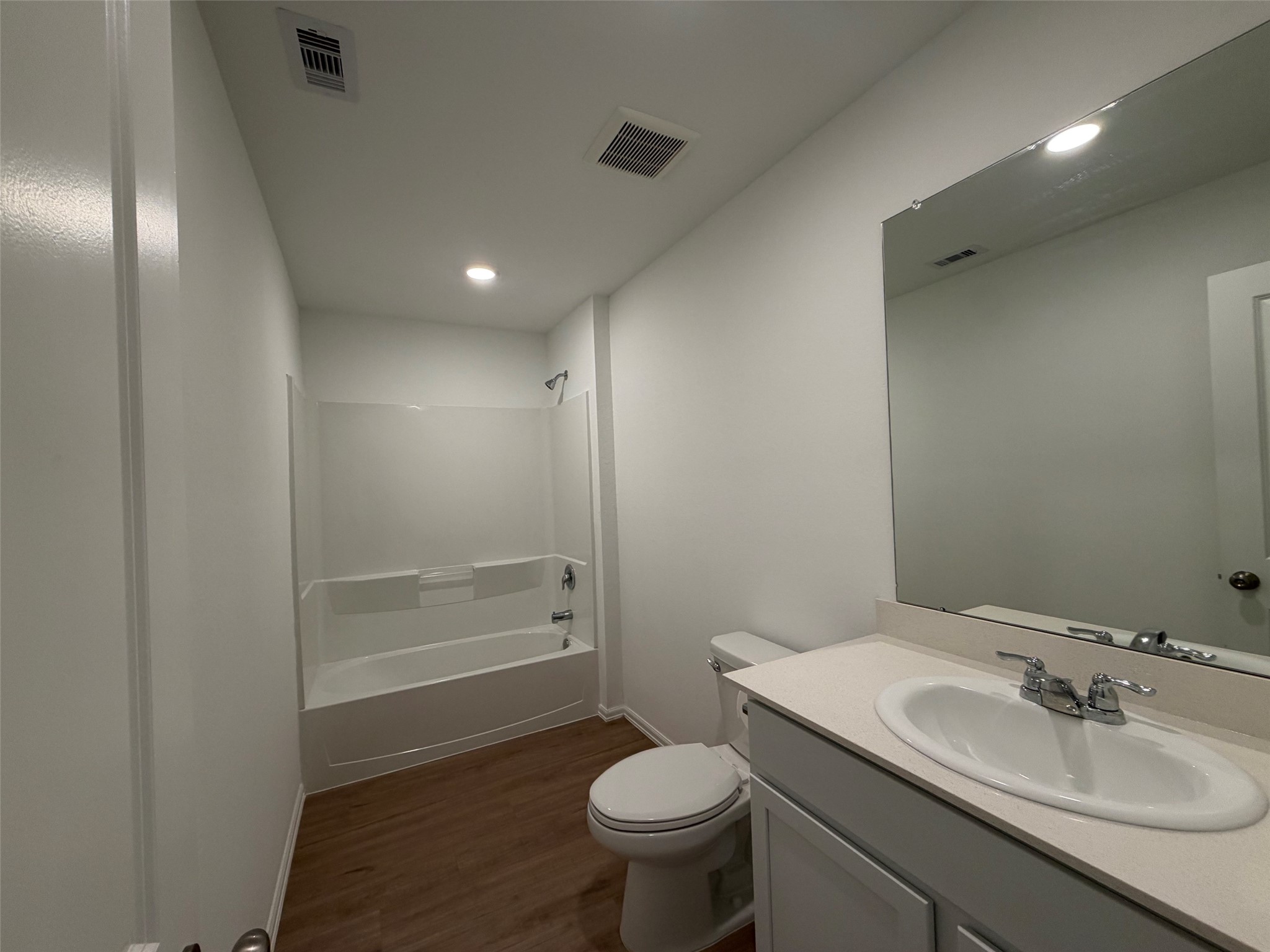 531 Flower Reed Court Magnolia, TX 77354 - Photo 15 of 17 Secondary Bath