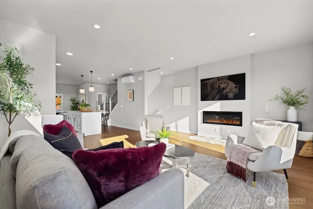 $779,990 | 16823 Alder Way, Unit E8, Lynnwood, WA 98037