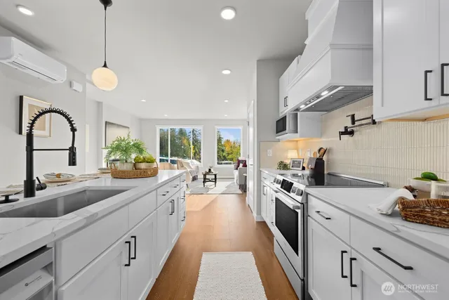 $779,990 | 16823 Alder Way, Unit E8, Lynnwood, WA 98037