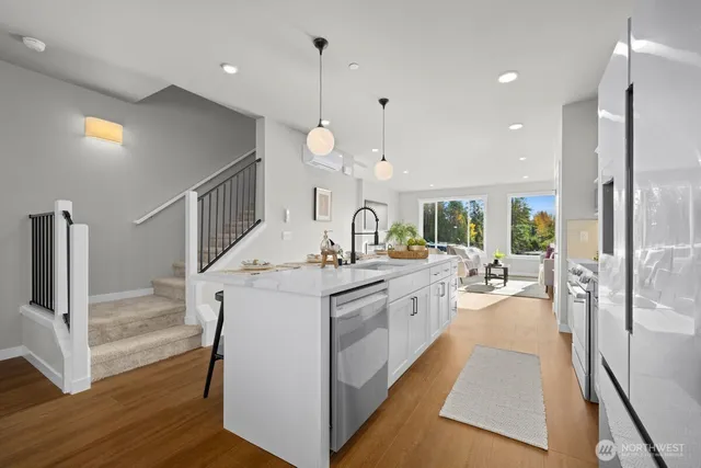 $779,990 | 16823 Alder Way, Unit E8, Lynnwood, WA 98037