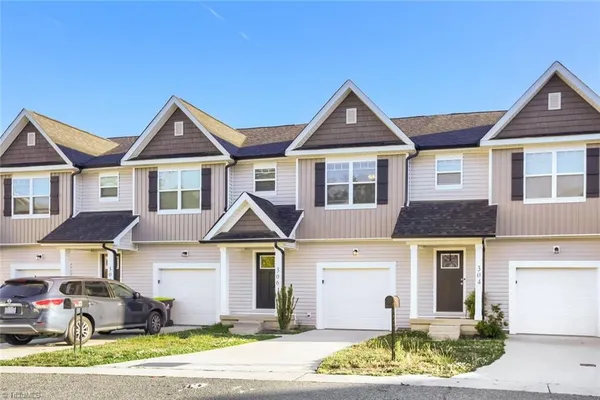 $284,950 | 306 Beaumont Circle, Clemmons, NC 27012